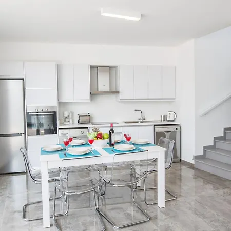 Nyaraló Mit Privatem Pool Und Dachgarten *